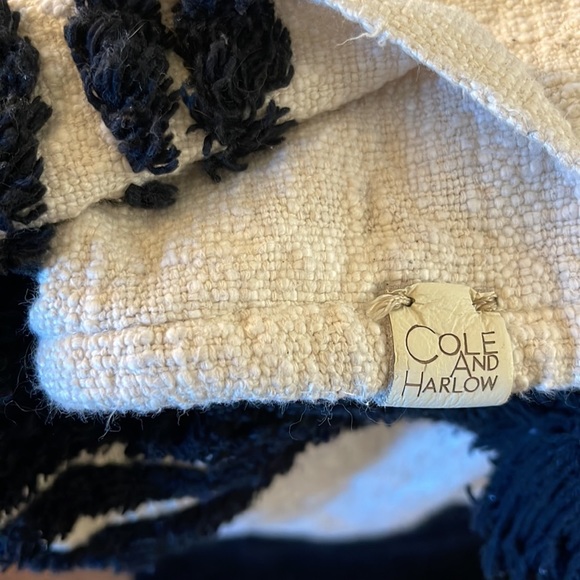 Tufted Corner Tassel Blanket- brand new - Picture 3 of 5